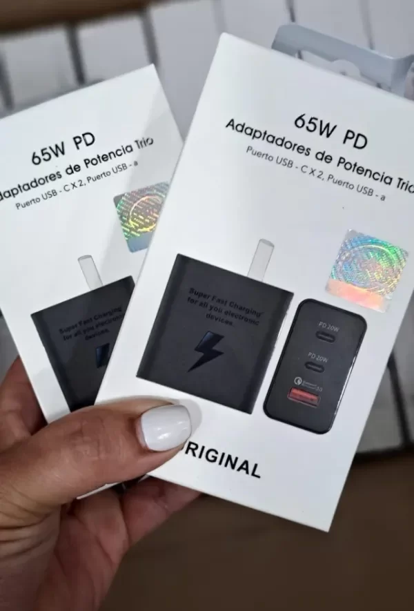 Producto - Adaptadores de potencia Puerto USB y x2 de Tipo-c