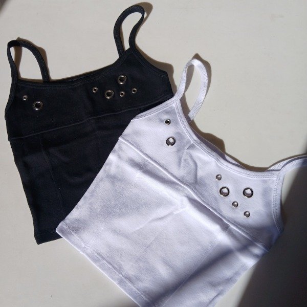 Producto - Remera agujeros