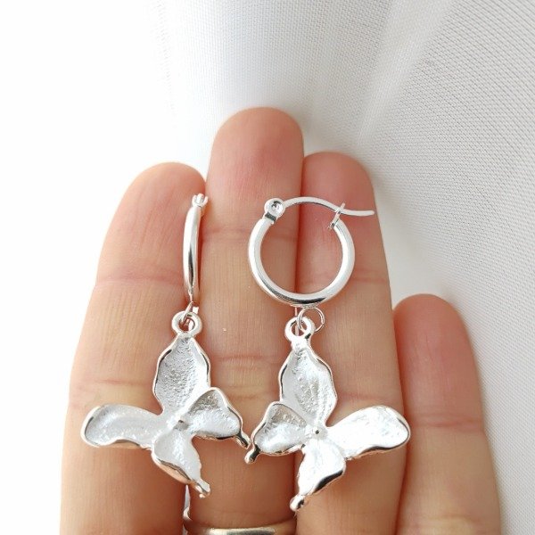 Producto - Argollas Mariposa Plateada AB