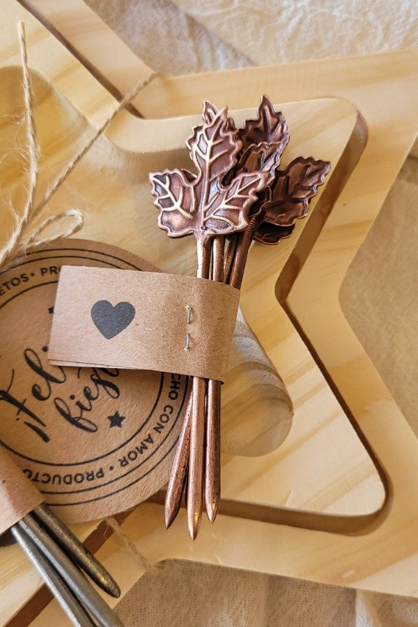 Producto - Pinchos x 4 hojas cobre