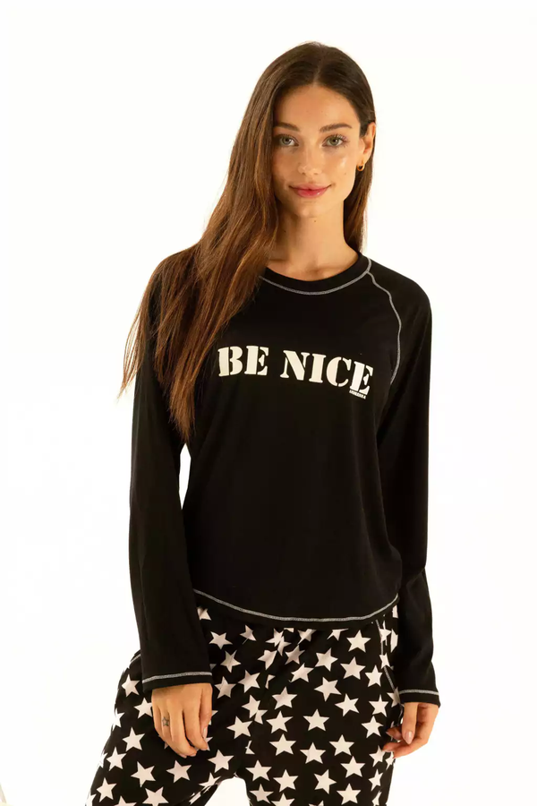 Producto - Pijama con estampa central y pantalón estampado