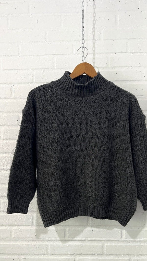 Producto - Sweater gris cuellito (S)