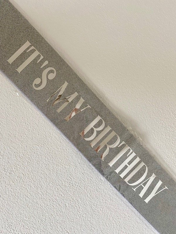 Producto - BANDA CUMPLEAÑOS "IT'S MY BIRTHDAY" PLATEADO