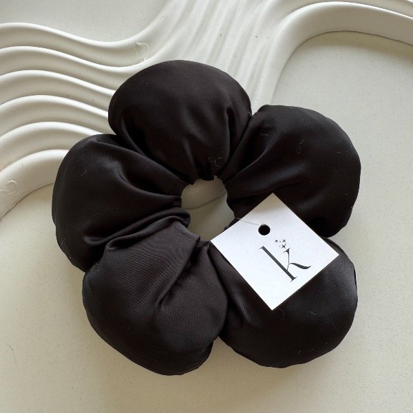 Producto - Colita flor negra maxi