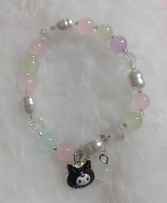 Producto - Pulseras Sanrio Kuromi Hello Kitty Corazones cada una