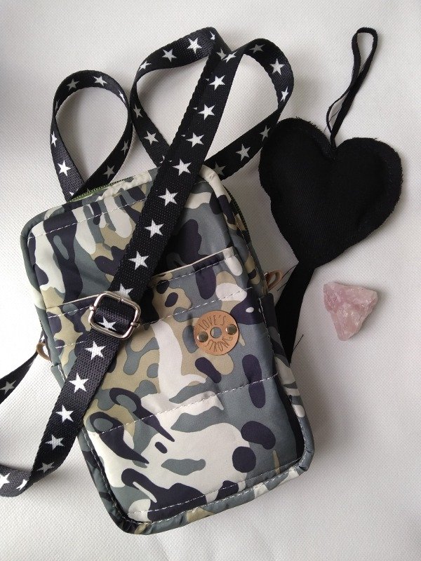 Producto - Mini Bag "La Plata" camuflada clara/ estrellas