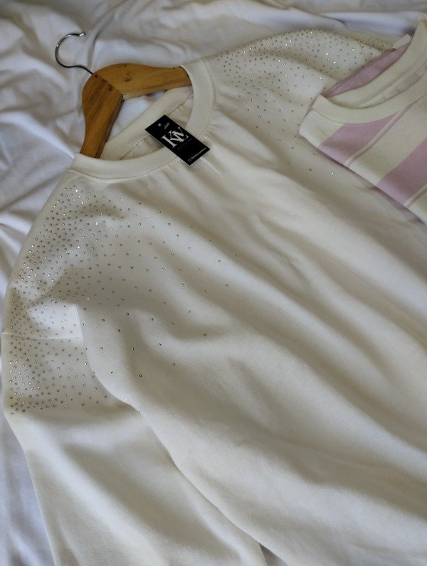 Producto - Buzo Camila con strass