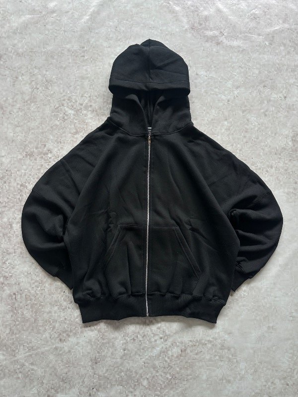 Producto - Zip hoddie "negra"