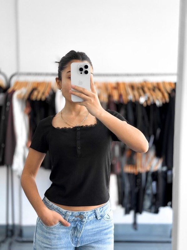 Producto - Remera Rita negra