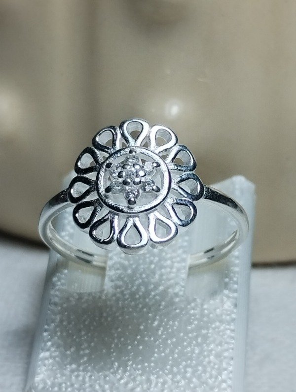 Producto - Anillo de plata flor estrella