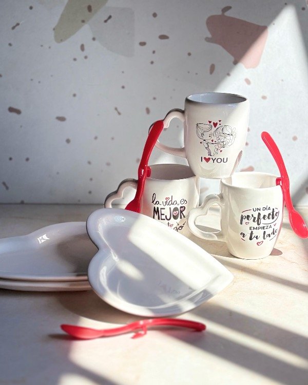 Producto - Kit N3 "Enamorados" 3 Bombé Grandes + 3 Band. Corazón + 3 Cuch.