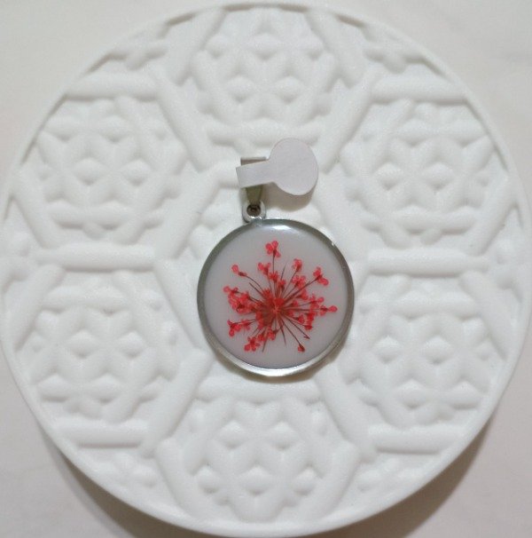 Producto - Dije resina flor