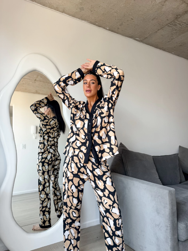 Producto - Pijama Print fondo negro