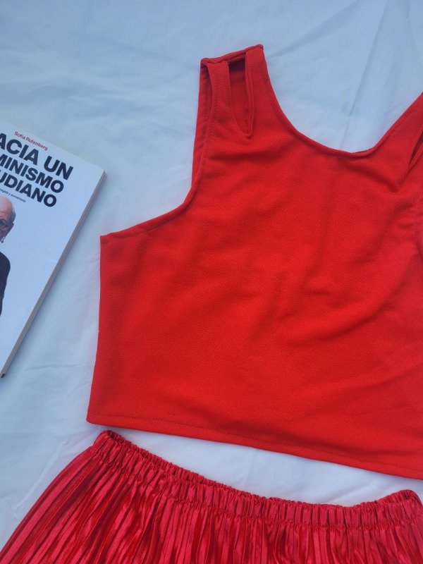 Top de crepe rojo