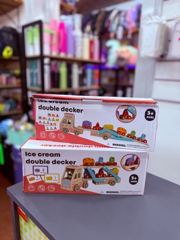 Producto - Camión de madera con accesorios