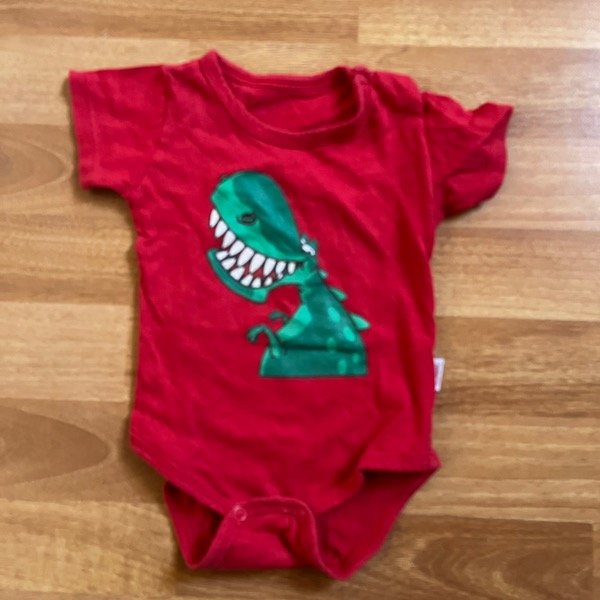 Producto - Body Dino Rojo 3M