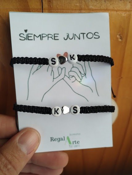 Producto - Pulseras con inicial y corazon