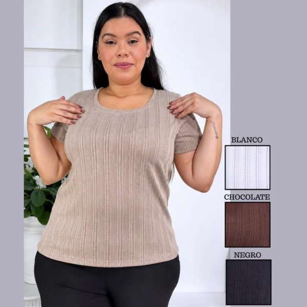 Producto - LINEA TALLES ESPECIALES Remera básica caladita