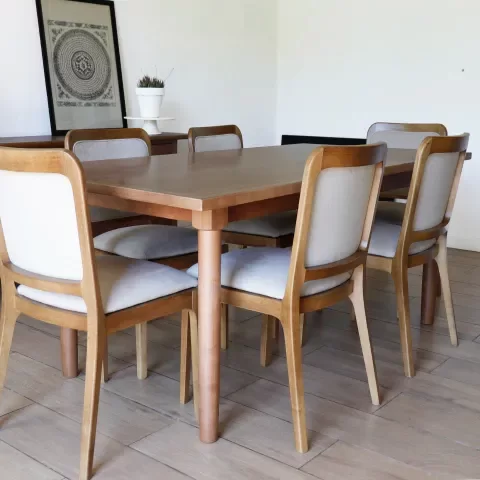 Producto - SILLA DE MADERA TAPIZADA