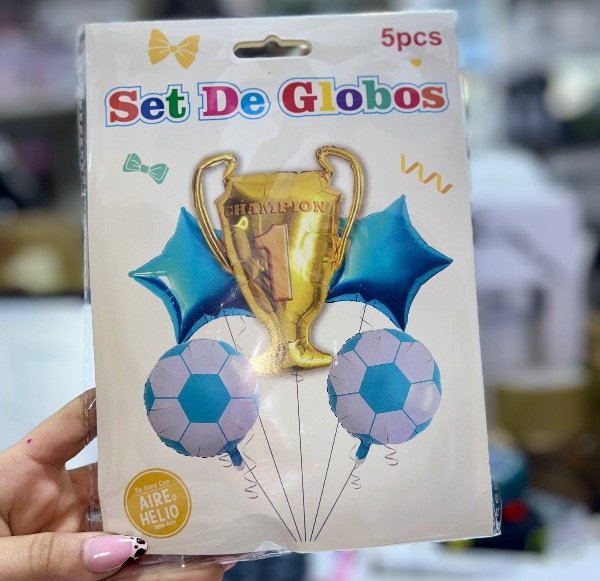 Producto - Set de globos 5 piezas diseño de copa y pelotas