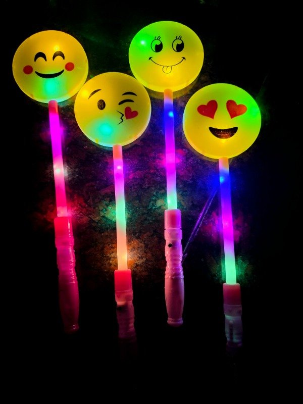 Producto - Varas 45cm Emojis Led x 12