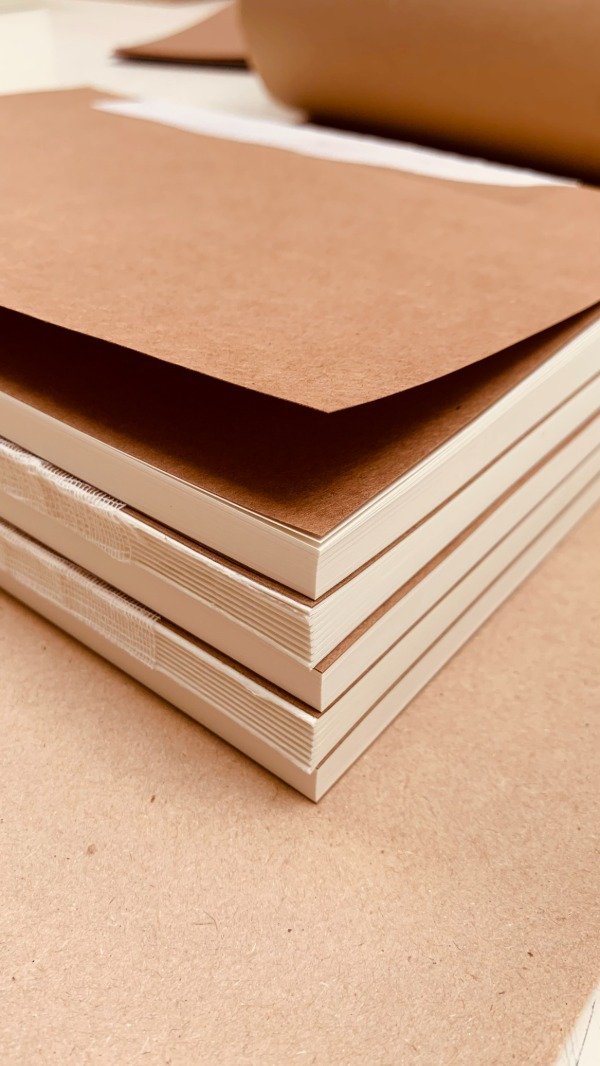 Producto - INTERIOR A4 C/GUARDA KRAFT, BOOKCEL RAYADO X5 - 2