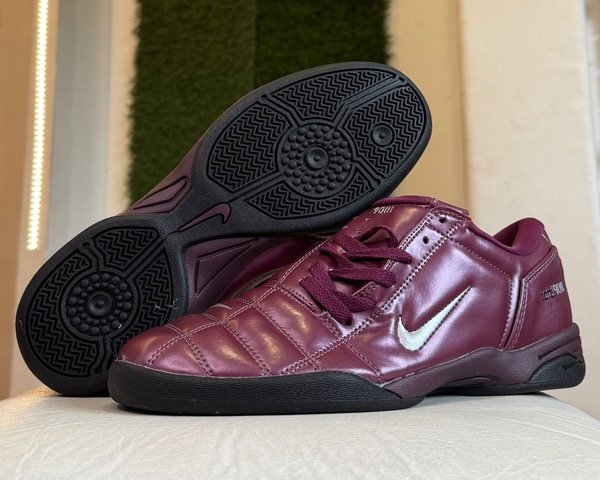 Producto - NIKE TOTAL 90 bordo