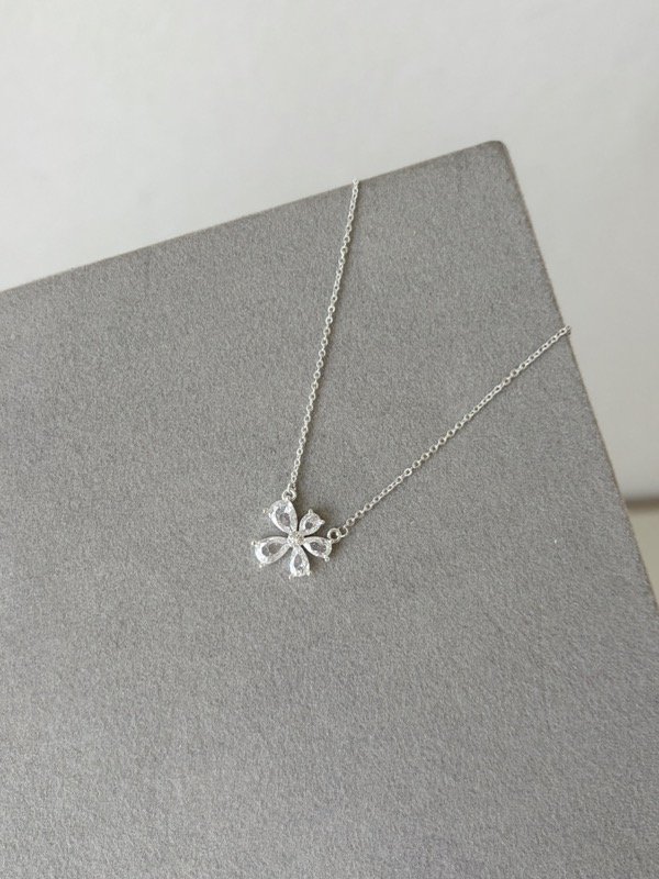 Producto - Collar Flor de Cristal Acero Blanco
