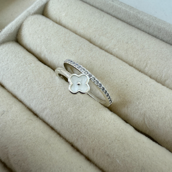 Producto - Anillo Trébol White