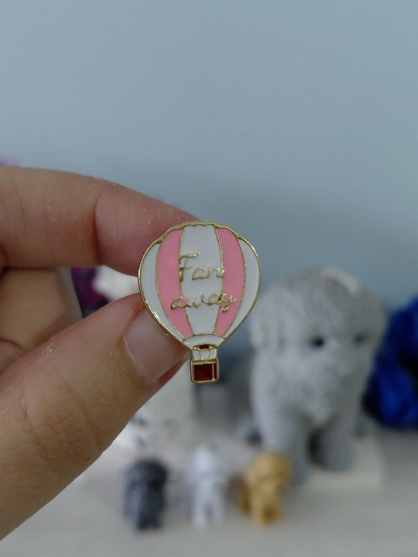 Producto - Pin metalizado - Viajes "Far away" #2672