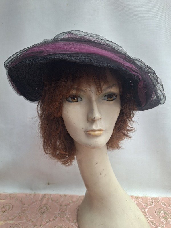 Producto - Capelina de Rafia negra con tul fucsia  y negro - 3