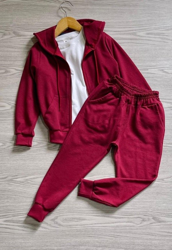 Producto - TRIO ESCOLAR BORDO (CAMPERA + REMERA + PANTALÓN)