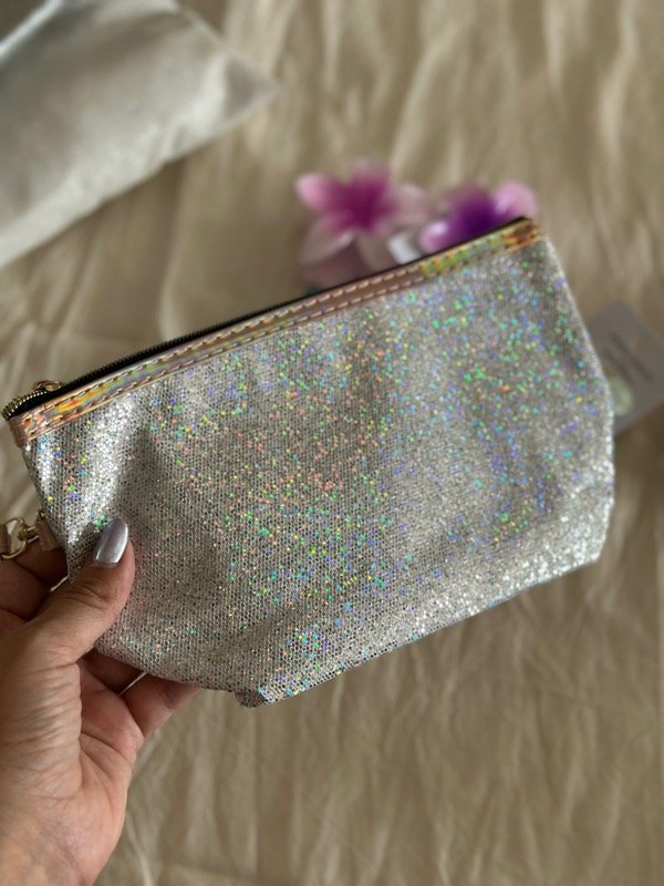 Producto - PORTA COSMETICOS con enganche