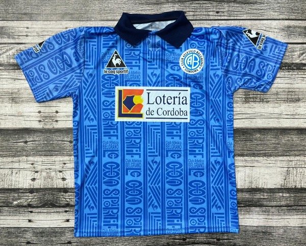 Camiseta retro de Belgrano celeste