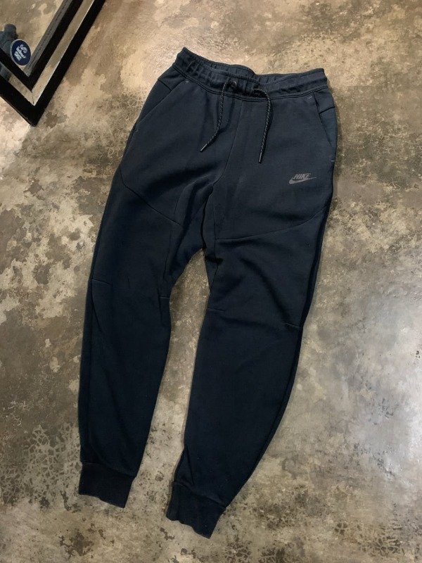 Producto - Nike Tech Black (S)