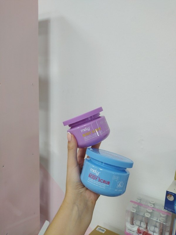 Producto - Exfoliante corporal mely ácido hialurónico o vitamina c y nuez de macadamia