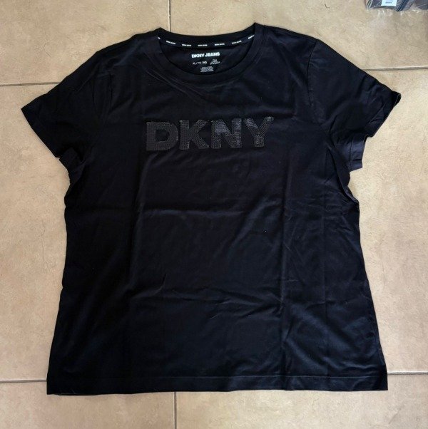 Producto - Remera DKNY Talle XL