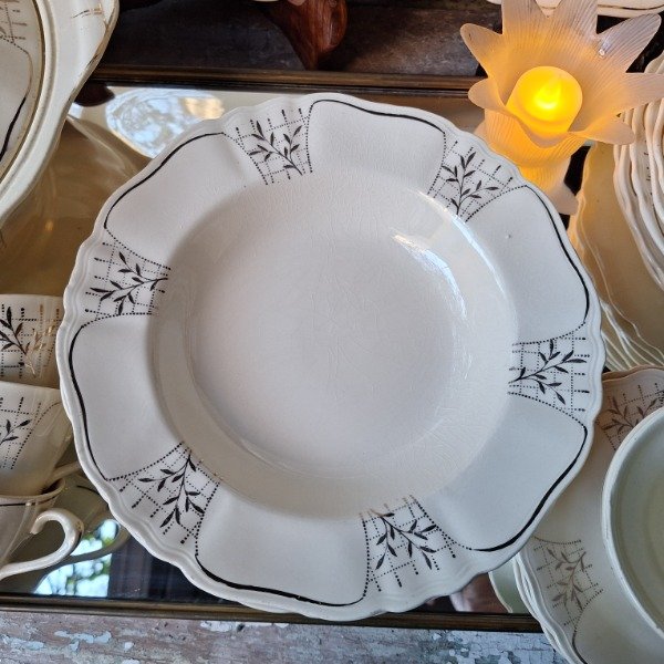 Producto - 5 Platos hondos Jacobean Ware Meakin - 0