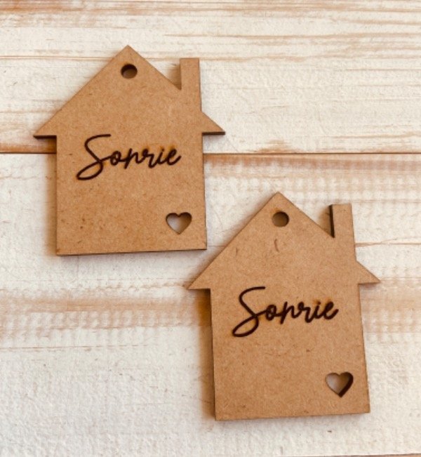 Producto - Casita 7 cm sonríe