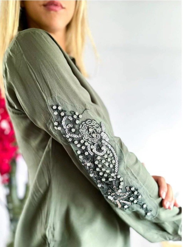 Producto - Camisa con aplique