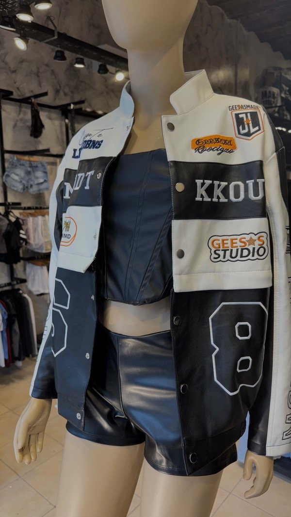 Producto - Campera career
