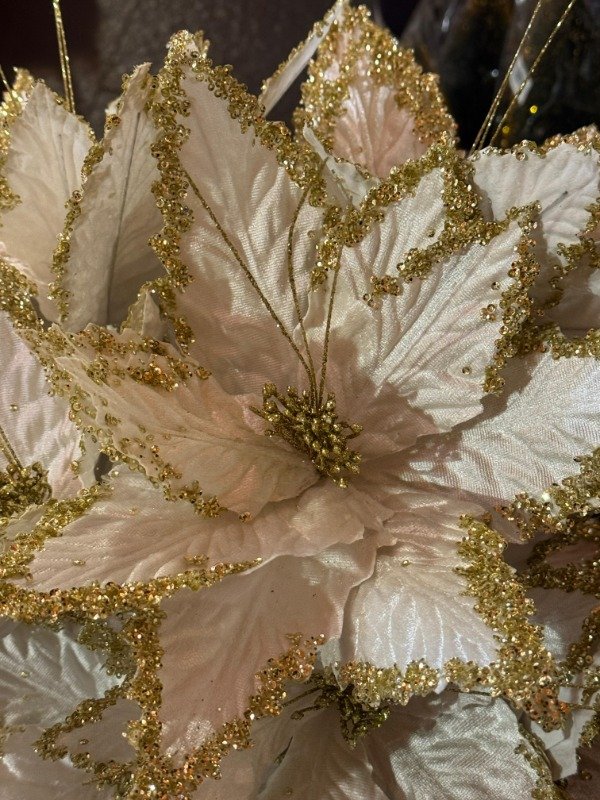 Producto - Flor dorada con strass (Efectivo: 9.520)