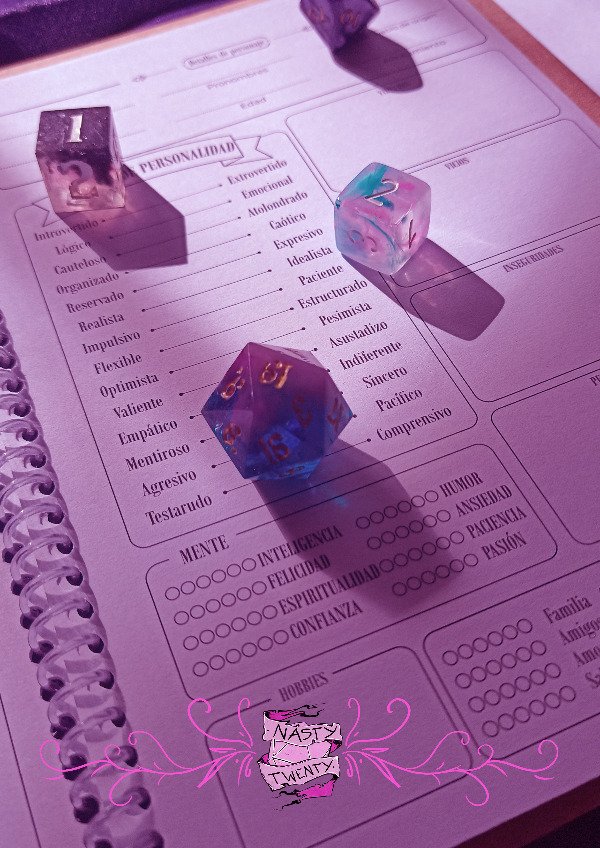 Producto - Cuaderno de personaje - Imprimible - 3