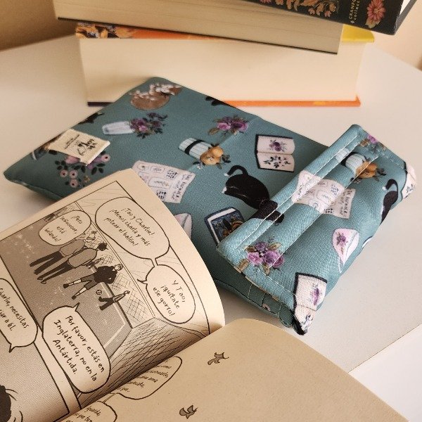 Producto - Funda para libros pocket Gatitos Verdes IMPERMEABLE - 0