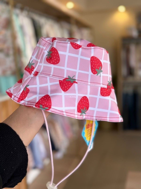 Producto - Gorrito con filtro UV frutillas