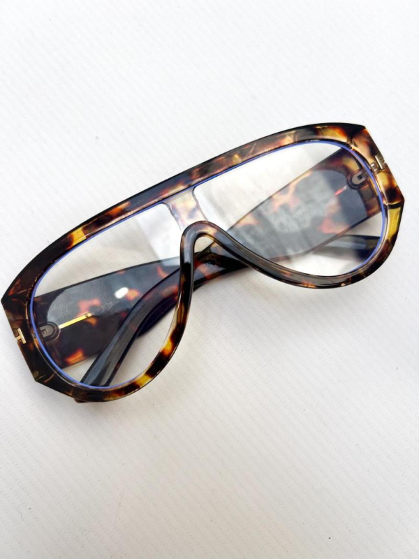 Producto - Nicanor print transparente