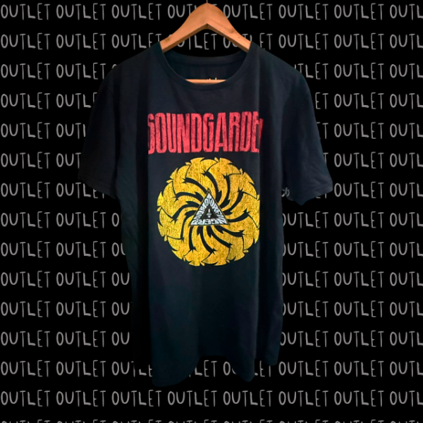 REMERA OUTLET SOUND GARDEN BMF TALLE L