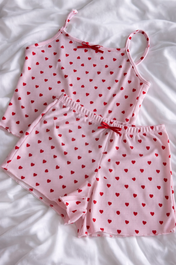 Producto - Pijama corazón fondo rosa corto