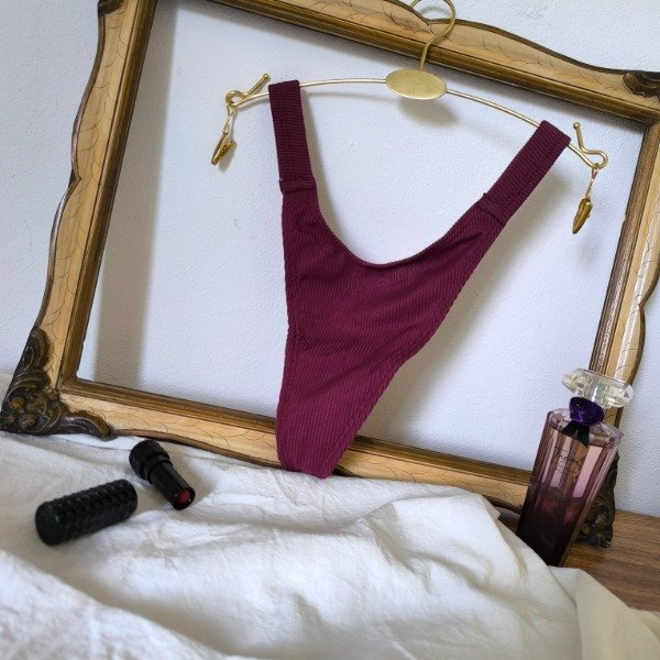 Producto - Less V Marcela