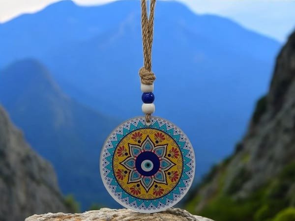Producto - Colgante hilo y vidrio mandala con ojo